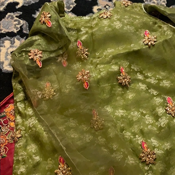 Stunning kids fancy lehenga three piece suit - Picture 5 of 8